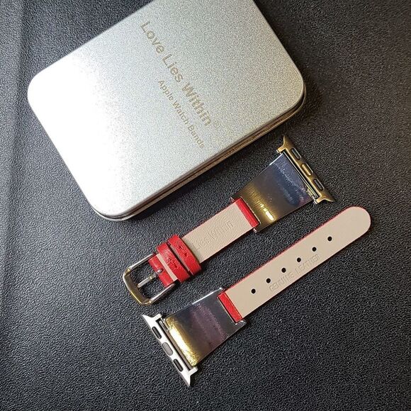 Apple Watch bans Silver/Red. - Picture 2 of 6